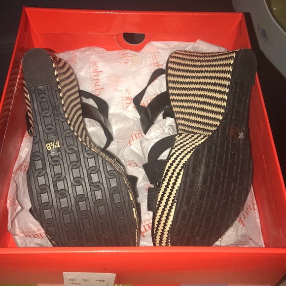 SOLD♥️ - Picture 8 of 8